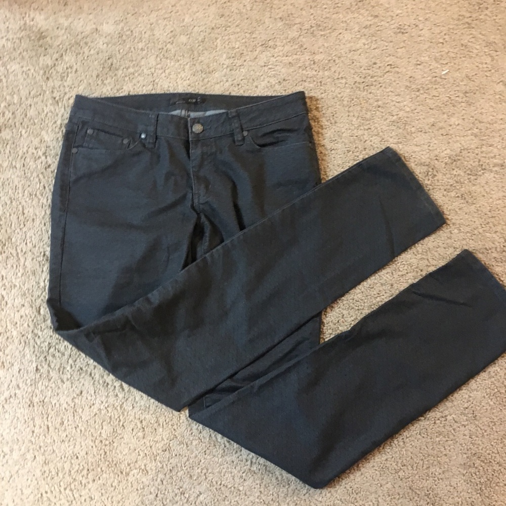 Prana skinny jean, size 8, dark grey patterned